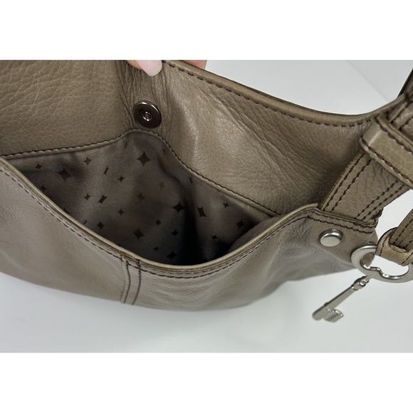 FOSSIL MADDOX Taupe Pebbled Leather Crossbody Messenger Bag Big Key VTG - Picture 10 of 16